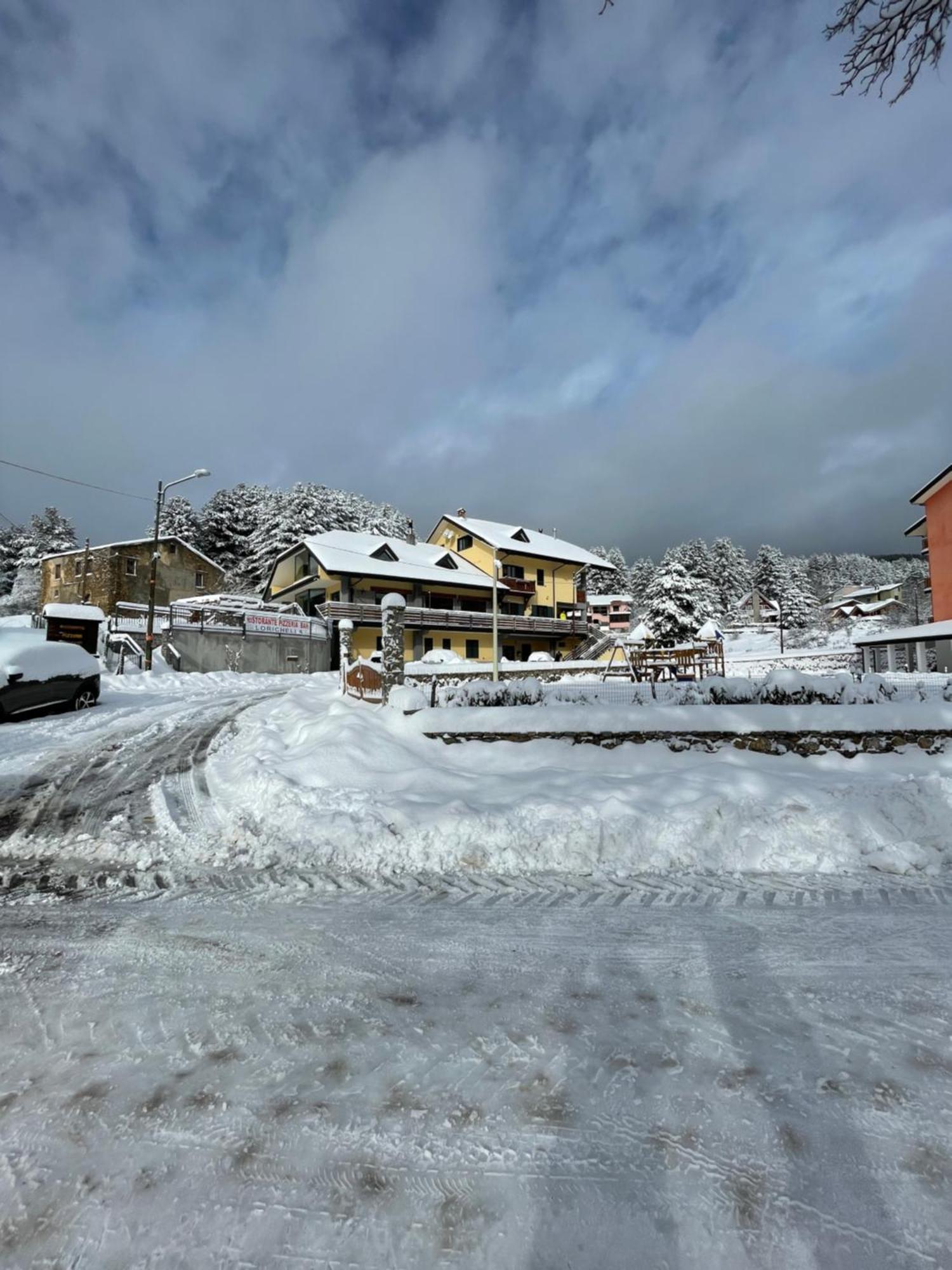 Fd Lorichella Hotel Lorica Exterior photo